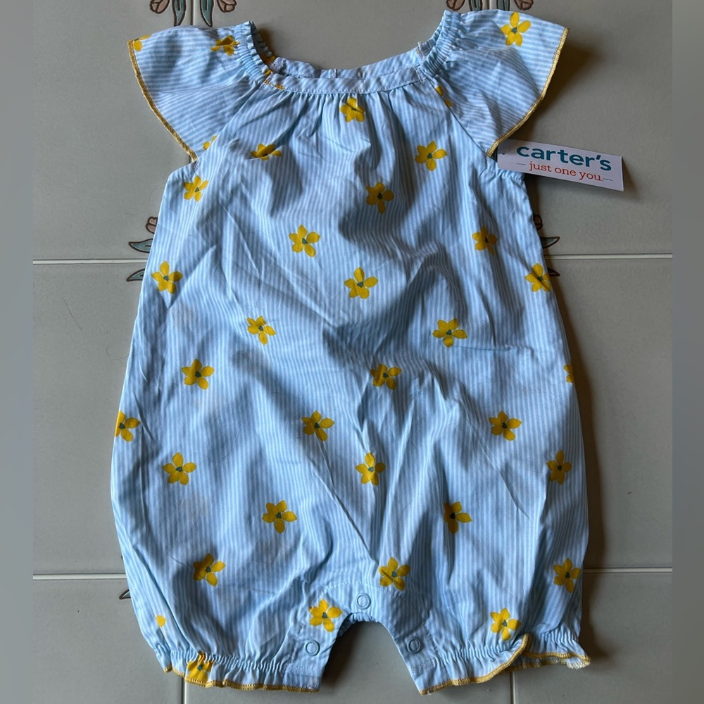 Carters baby girl onesie romper blue with yellow flowers. Size 6months